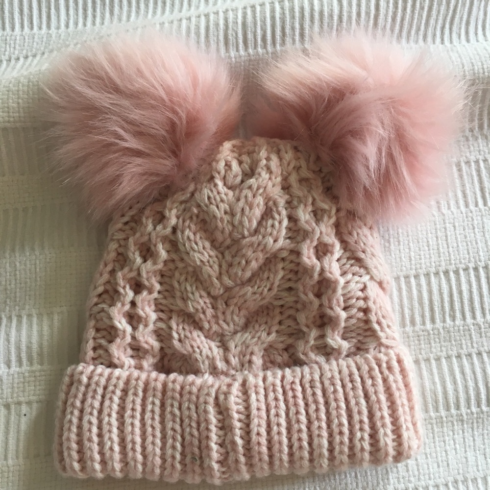 Like New - Gap Pom Pom beanie